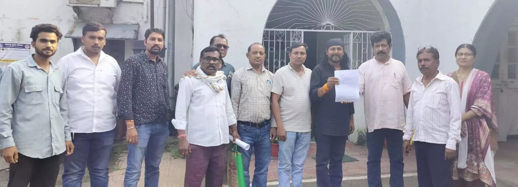 सरकार से चर्चा के लिए प्रकल्पग्रस्तों की 11 सदस्यीय समिति गठित सरकार से चर्चा के लिए प्रकल्पग्रस्तों की 11 सदस्यीय समिति गठित