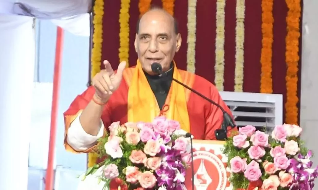 रक्षा उत्पादन में आत्मनिर्भर भारत की उड़ान, पुणे बनेगा टेक्नॉलॉजी हब : राजनाथ सिंह रक्षा उत्पादन में आत्मनिर्भर भारत की उड़ान, पुणे बनेगा टेक्नॉलॉजी हब : राजनाथ सिंह