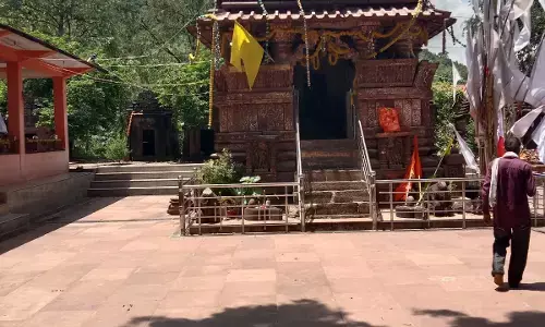 मुरारी बापू की एक दिवसीय कथा सिद्धनाथ में मुरारी बापू की एक दिवसीय कथा सिद्धनाथ में
