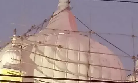 श्री जुगल किशोर जी मंदिर के गुम्मट में कार्य कराये जाने को लेकर कलेक्टर को सौंपा आवेदन श्री जुगल किशोर जी मंदिर के गुम्मट में कार्य कराये जाने को लेकर कलेक्टर को सौंपा आवेदन