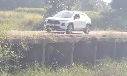 घोटी-म्हसगांव मार्ग पर पांगोली नदी का पुल हो सकता है धराशायी घोटी-म्हसगांव मार्ग पर पांगोली नदी का पुल हो सकता है धराशायी