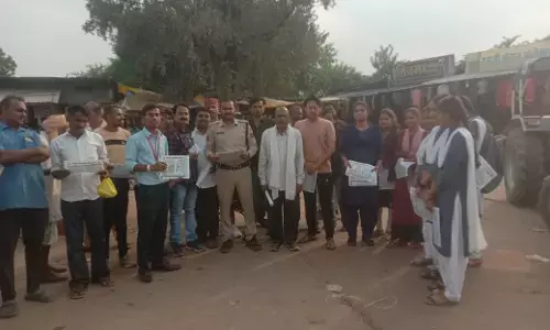 साइबर ठगी से बचाव के लिए अमानगंज पुलिस ने आयोजित किया जागरूकता कार्यक्रम साइबर ठगी से बचाव के लिए अमानगंज पुलिस ने आयोजित किया जागरूकता कार्यक्रम