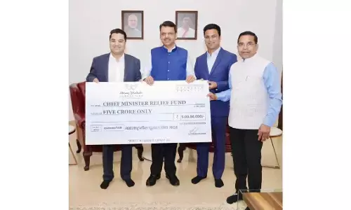अभय भूतडा फाउंडेशन ने महाराष्ट्र बाढ़ पीड़ितों की मदद के लिए सीएम राहत कोष में 5 करोड़ दान दिए अभय भूतडा फाउंडेशन ने महाराष्ट्र बाढ़ पीड़ितों की मदद के लिए सीएम राहत कोष में 5 करोड़ दान दिए