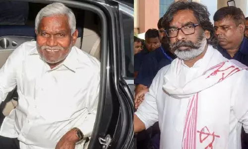 झारखंड के उपचुनाव में हाई वोल्टेज राजनीतिक संग्राम, मैदान में एक ही समुदाय के दो उम्मीदवार झारखंड के उपचुनाव में हाई वोल्टेज राजनीतिक संग्राम, मैदान में एक ही समुदाय के दो उम्मीदवार