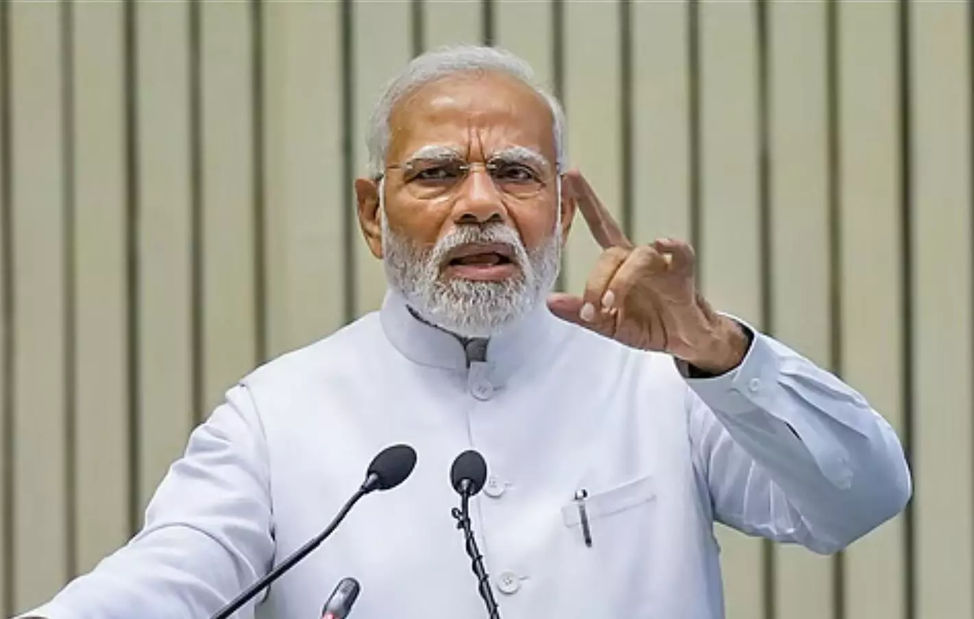 भारत अब आतंकवादी हमलों के बाद चुप... प्रधानमंत्री ने पूर्व सरकारों को घेरते हुए आतंकवाद मुद्दे पर कही ये बात भारत अब आतंकवादी हमलों के बाद चुप... प्रधानमंत्री ने पूर्व सरकारों को घेरते हुए आतंकवाद मुद्दे पर कही ये बात