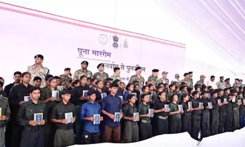 ‘पूना मारगेम – पुनर्वास से पुनर्जीवन’: दण्डकारण्य के 210 माओवादी कैडर लौटे समाज की मुख्यधारा में ‘पूना मारगेम – पुनर्वास से पुनर्जीवन’: दण्डकारण्य के 210 माओवादी कैडर लौटे समाज की मुख्यधारा में