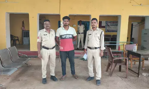 पीएम-सीएम की आपत्तिजनक फोटो, पोस्ट करने पर युवक भेजा गया जेल पीएम-सीएम की आपत्तिजनक फोटो, पोस्ट करने पर युवक भेजा गया जेल