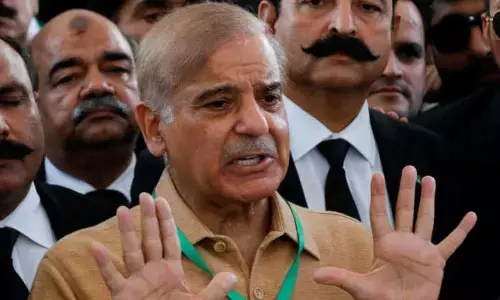 कुछ ही मिनटों में पाक-अफगान के बीच युद्धविराम समझौता होगा समाप्त, पीएम शरीफ का खैबर पख्तूनख्वा प्रांत के सीएम ने छोड़ा हाथ