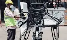 मैला साफ करने अब सामाजिक न्याय विभाग खरीदेगा 100 रोबोटिक मशीन