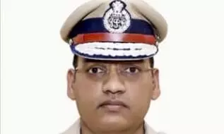 कोर्ट निर्देश के बाद मृतक का लैपटॉप पुलिस ने अपने कब्जे लिया कोर्ट निर्देश के बाद मृतक का लैपटॉप पुलिस ने अपने कब्जे लिया