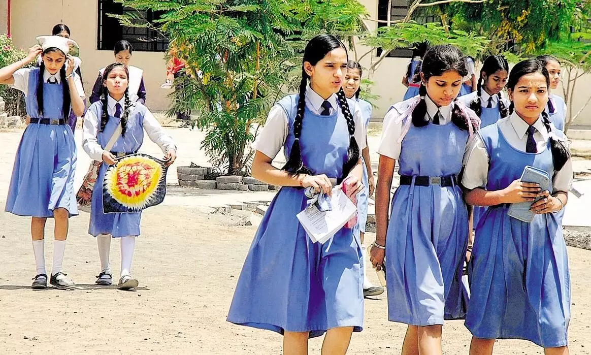 दिवाली की छुट्टियों को लेकर अलग-अलग आदेश जारी होने से छात्रों - अभिभावकों में उलझन दिवाली की छुट्टियों को लेकर अलग-अलग आदेश जारी होने से छात्रों - अभिभावकों में उलझन