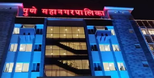 मनपा आयुक्त का एक्शन - काम में कोताही बरतने वाले अधिकारियों और कर्मचारियों पर गिरी गाज मनपा आयुक्त का एक्शन - काम में कोताही बरतने वाले अधिकारियों और कर्मचारियों पर गिरी गाज