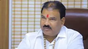 ठेके के बदले दिवाली पर मिली शिंदे के विधायक को डिफेंडर कार, विधायक संजय गायकवाड़ का आरोप ठेके के बदले दिवाली पर मिली शिंदे के विधायक को डिफेंडर कार, विधायक संजय गायकवाड़ का आरोप