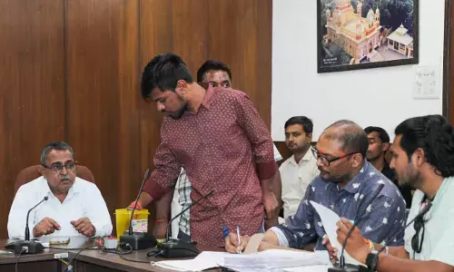 लॉटरी के जरिए हुआ पटाखा दुकानों का आवंटन लॉटरी के जरिए हुआ पटाखा दुकानों का आवंटन