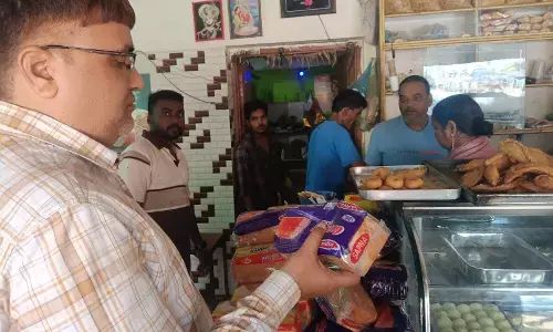 खाद्य प्रतिष्ठानों पर सघन निरीक्षण व सैम्पलिंग की कार्यवाही जारी खाद्य प्रतिष्ठानों पर सघन निरीक्षण व सैम्पलिंग की कार्यवाही जारी