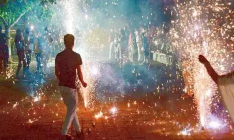 दिल्ली में दिवाली मनाने के नए नियम लागू, जानें सुप्रीम कोर्ट ने क्या लिया फैसला? दिल्ली में दिवाली मनाने के नए नियम लागू, जानें सुप्रीम कोर्ट ने क्या लिया फैसला?