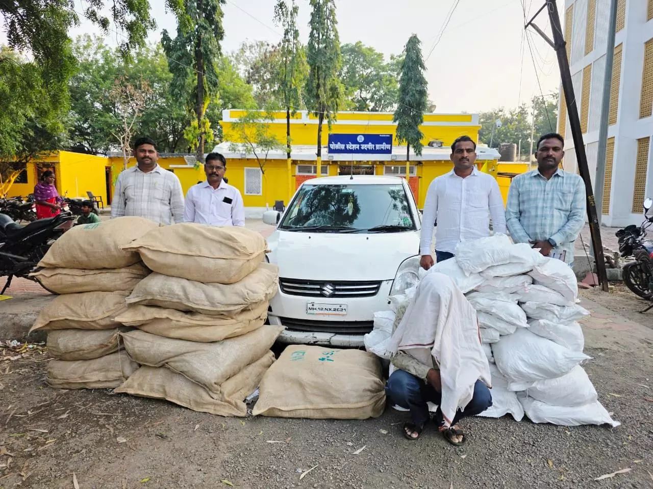 9 लाख से ज्यादा का गुटखा-तंबाकू जब्त, दो आरोपी गिरफ्तार - पुलिस की बड़ी कार्रवाई 9 लाख से ज्यादा का गुटखा-तंबाकू जब्त, दो आरोपी गिरफ्तार - पुलिस की बड़ी कार्रवाई
