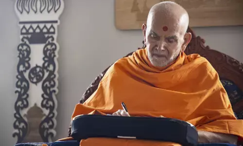महंत स्वामी महाराज का दिव्य दिवाली संदेश — सच्चा प्रकाश आत्मा का जागरण है महंत स्वामी महाराज का दिव्य दिवाली संदेश — सच्चा प्रकाश आत्मा का जागरण है