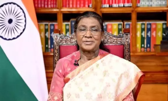 राष्ट्रपति द्रौपदी मुर्मू पूर्व राष्ट्रपति के. आर. नारायणन की प्रतिमा अनावरण से लेकर सबरीमाला मंदिर में करेगी दर्शन राष्ट्रपति द्रौपदी मुर्मू पूर्व राष्ट्रपति के. आर. नारायणन की प्रतिमा अनावरण से लेकर सबरीमाला मंदिर में करेगी दर्शन