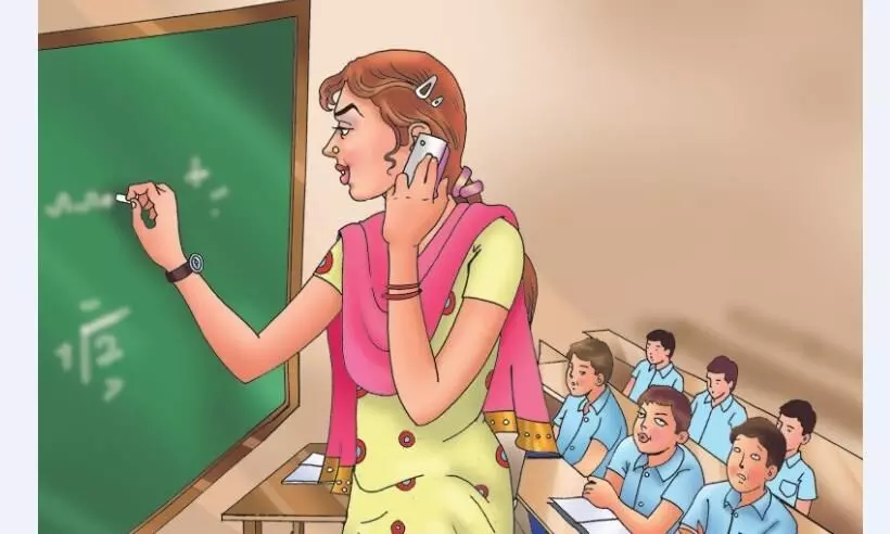 टीचर-टीचर ही होता है, नोटिस देना पड़ा भारी, पूरे शिक्षा विभाग में मचा हड़कंप टीचर-टीचर ही होता है, नोटिस देना पड़ा भारी, पूरे शिक्षा विभाग में मचा हड़कंप