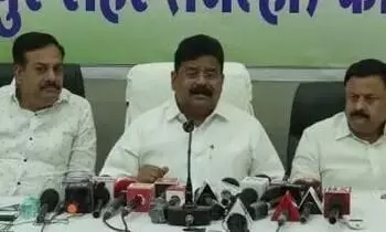 शहर कांग्रेस अध्यक्ष ठाकरे का आरोप - इमारत निर्माण व अग्निशमन एनओसी के लिए मांगी जा रही है फिरौती शहर कांग्रेस अध्यक्ष ठाकरे का आरोप - इमारत निर्माण व अग्निशमन एनओसी के लिए मांगी जा रही है फिरौती