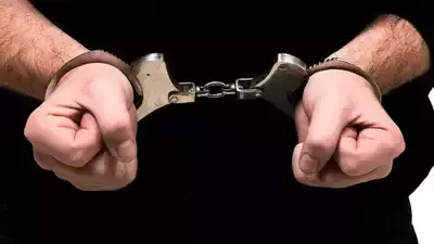 फर्जी BARC वैज्ञानिक की गिरफ्तारी मामले में खुलासा - आरोपी ने 20 साल पहले बदली थी अपनी पहचान फर्जी BARC वैज्ञानिक की गिरफ्तारी मामले में खुलासा - आरोपी ने 20 साल पहले बदली थी अपनी पहचान