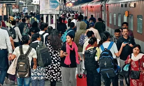 दिवाली के बाद वापसी और छठ पूजा पर दौड़ेंगी स्पेशल ट्रेनें दिवाली के बाद वापसी और छठ पूजा पर दौड़ेंगी स्पेशल ट्रेनें