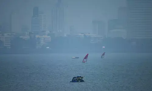 दिल्ली से ज्यादा खराब मुंबई की हालत, पटाखों के धुएं से जहरीली हुई हवा - सांस लेना हुआ दूभर दिल्ली से ज्यादा खराब मुंबई की हालत, पटाखों के धुएं से जहरीली हुई हवा - सांस लेना हुआ दूभर