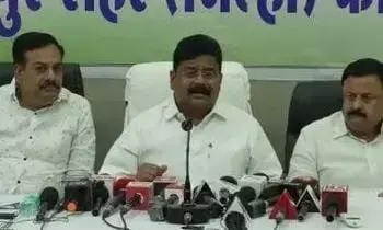 शहर कांग्रेस अध्यक्ष ठाकरे का आरोप - इमारत निर्माण व अग्निशमन एनओसी के लिए मांगी जा रही है फिरौती शहर कांग्रेस अध्यक्ष ठाकरे का आरोप - इमारत निर्माण व अग्निशमन एनओसी के लिए मांगी जा रही है फिरौती