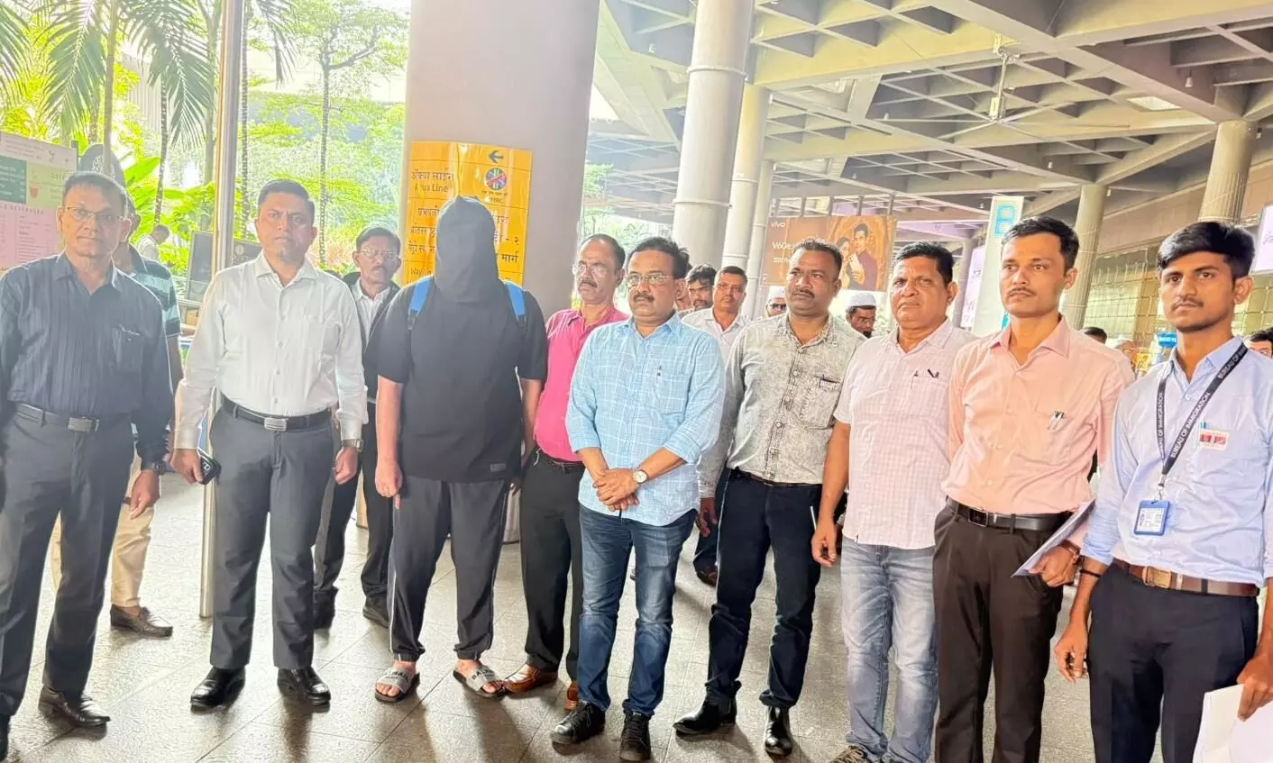 सांगली में 256 करोड़ की ड्रग्स फैक्ट्री मामले में दाऊद का खास गुर्गा लविश गिरफ्तार, अब मास्टर माइंड पर बड़े शिकंजे की तैयारी सांगली में 256 करोड़ की ड्रग्स फैक्ट्री मामले में दाऊद का खास गुर्गा लविश गिरफ्तार, अब मास्टर माइंड पर बड़े शिकंजे की तैयारी
