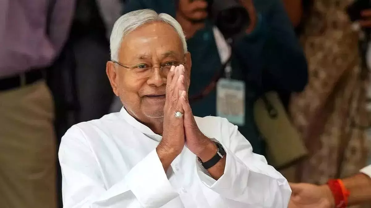 महागठबंधन ने लगाया पिछड़ा- अति पिछड़ा पर दांव, नीतीश के कोर वोट बैंक में सेंध लगाने की जुगत महागठबंधन ने लगाया पिछड़ा- अति पिछड़ा पर दांव, नीतीश के कोर वोट बैंक में सेंध लगाने की जुगत