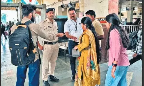 स्टेशन पर अब हर यात्री की होगी जांच, सुरक्षा के लिए टीम तैनात