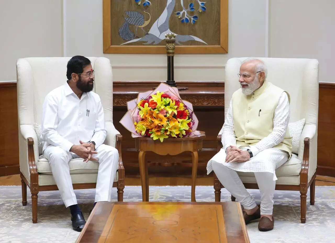एकनाथ शिंदे की पीएम मोदी के साथ हुई बैठक, कांग्रेस ने कहा - पार्टी बचाने पहुंचे हैं दिल्ली एकनाथ शिंदे की पीएम मोदी के साथ हुई बैठक, कांग्रेस ने कहा - पार्टी बचाने पहुंचे हैं दिल्ली