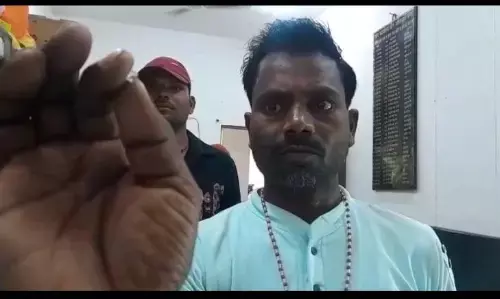 दीपोत्सव पर चमका भाग्य, पटी की खदानों से दो मजदूरों को मिले लाखों के हीरे दीपोत्सव पर चमका भाग्य, पटी की खदानों से दो मजदूरों को मिले लाखों के हीरे