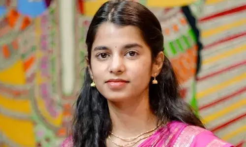 हमें फंसाने की नाकाम साजिश..., पाग विवाद पर BJP उम्मीदवार मैथिली ठाकुर ने दी सफाई हमें फंसाने की नाकाम साजिश..., पाग विवाद पर BJP उम्मीदवार मैथिली ठाकुर ने दी सफाई