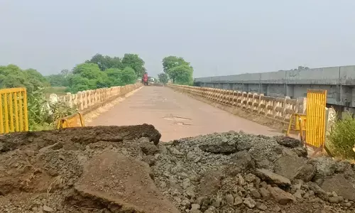 दो माह से दमोह जाने वाले मार्ग पर ब्यारमा नदीं का पुल बंद, दोनों जिलों के लोग हो रहे परेशान, नवीन पुल निर्माण की गति भी कछुआ चाल दो माह से दमोह जाने वाले मार्ग पर ब्यारमा नदीं का पुल बंद, दोनों जिलों के लोग हो रहे परेशान, नवीन पुल निर्माण की गति भी कछुआ चाल