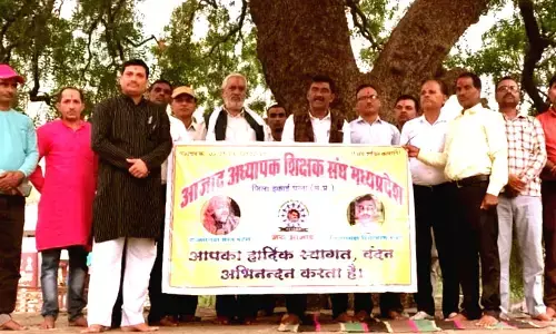 पुरानी पेंशन बहाली को लेकर गूंजे शिक्षकों के स्वर, दिल्ली रैली की तैयारियां हुई तेज पुरानी पेंशन बहाली को लेकर गूंजे शिक्षकों के स्वर, दिल्ली रैली की तैयारियां हुई तेज