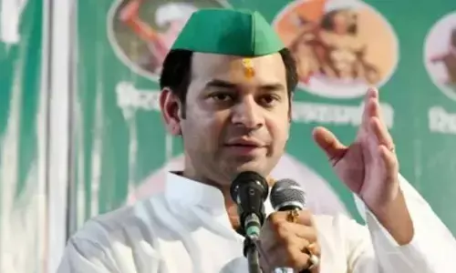 तेजस्वी यादव के लिए गले की फांस बने तेजप्रताप, JDU प्रवक्ता राजीव रंजन का जोरदार प्रहार तेजस्वी यादव के लिए गले की फांस बने तेजप्रताप, JDU प्रवक्ता राजीव रंजन का जोरदार प्रहार