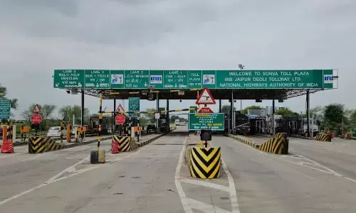 टोल कंपनियों पर सरकार की मेहरबानी, लागत से 6 गुना वसूली के बाद भी मैंटेनेंस नहीं टोल कंपनियों पर सरकार की मेहरबानी, लागत से 6 गुना वसूली के बाद भी मैंटेनेंस नहीं