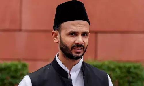 इन्हें टोपी-दाढ़ी में ही दिखती है दहशतगर्दी, BJP नेता संगीत सोम के बयान पर जियाउर्रहमान ने दी तीखी प्रतिक्रिया इन्हें टोपी-दाढ़ी में ही दिखती है दहशतगर्दी, BJP नेता संगीत सोम के बयान पर जियाउर्रहमान ने दी तीखी प्रतिक्रिया