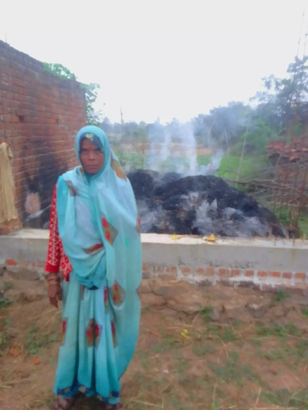 खलिहान में लगी आग किसान की फसल जलकर हुई खाक खलिहान में लगी आग किसान की फसल जलकर हुई खाक