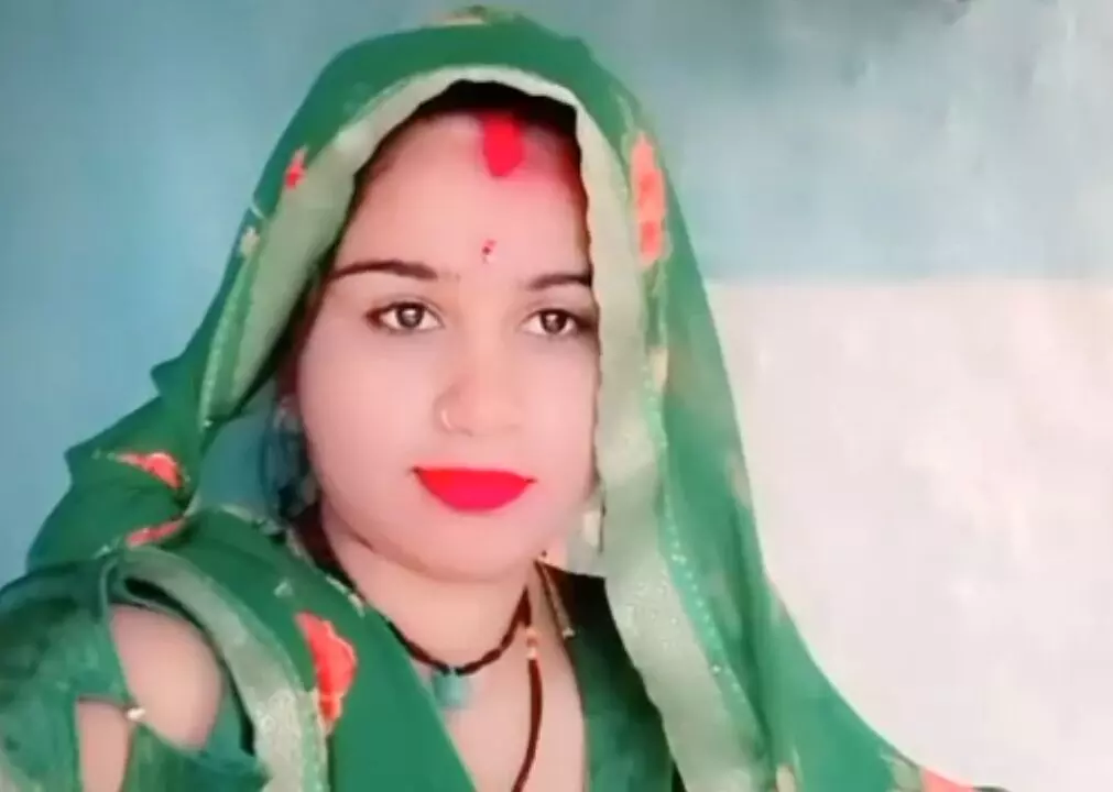 संदिग्ध हालात में नवविवाहिता फांसी पर लटकी मिली संदिग्ध हालात में नवविवाहिता फांसी पर लटकी मिली