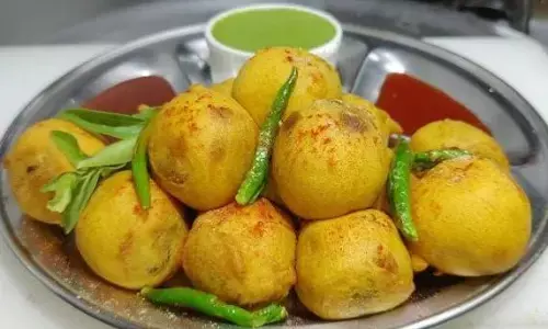झटपट बनाएं परिवार के लिए बाजार वाला नाश्ता, मिनटों में बनेगा बटाटा वड़ा झटपट बनाएं परिवार के लिए बाजार वाला नाश्ता, मिनटों में बनेगा बटाटा वड़ा