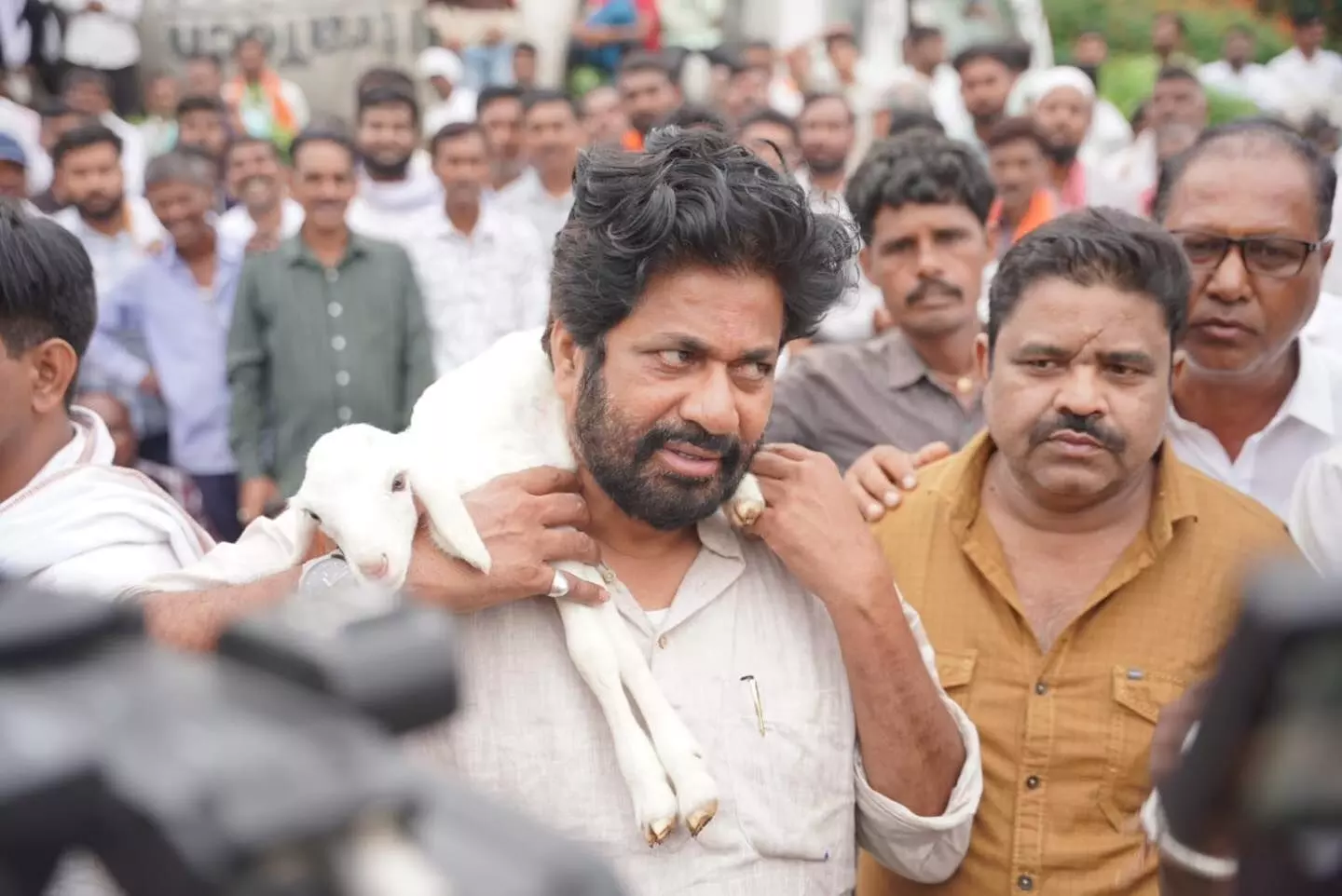 रेल रोको आंदोलन का आगाज,किसानों के तेवर देख प्रशासन हलाकान रेल रोको आंदोलन का आगाज,किसानों के तेवर देख प्रशासन हलाकान