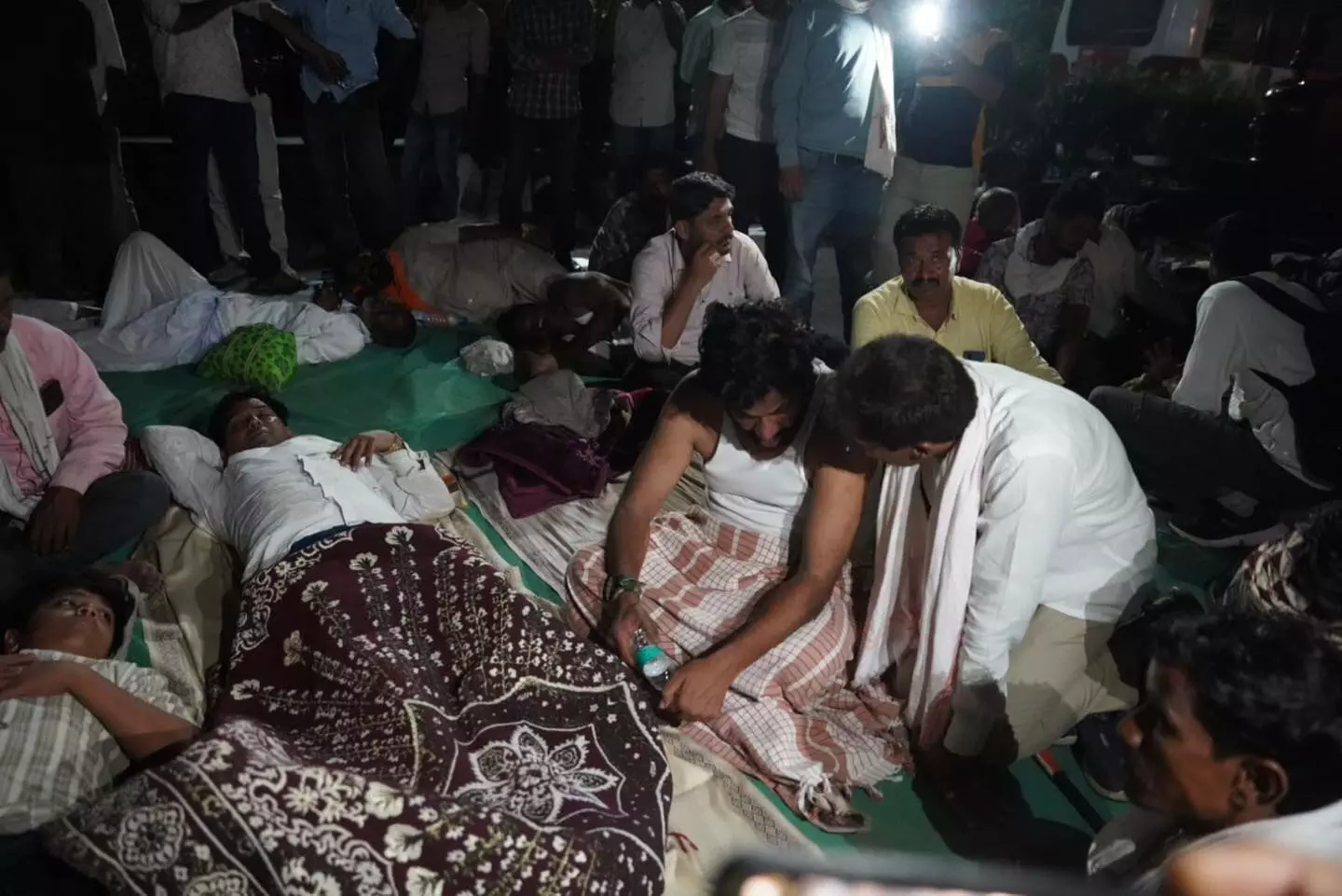 रेल रोको आंदोलन का आगाज,किसानों के तेवर देख प्रशासन हलाकान रेल रोको आंदोलन का आगाज,किसानों के तेवर देख प्रशासन हलाकान