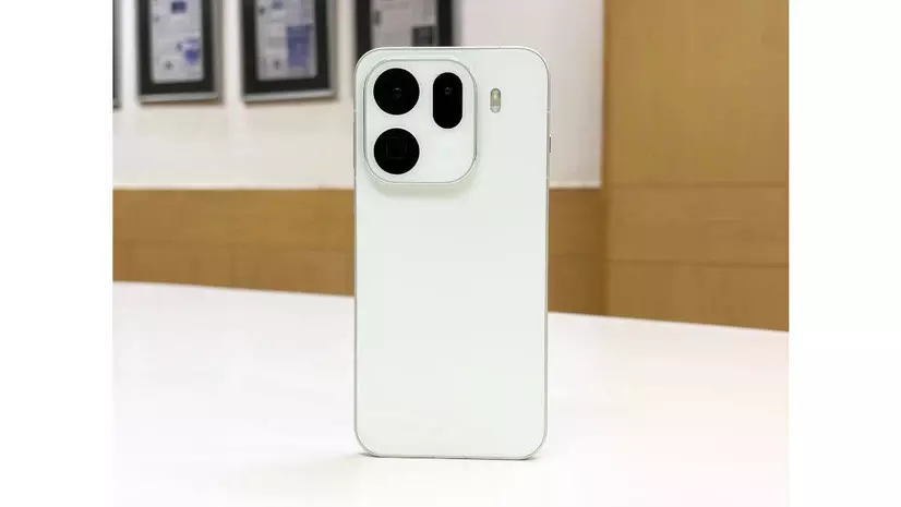 Oppo Find X9 मीडियाटेक डाइमेंशन 9500 चिपसेट और 7025mAh बैटरी के साथ लॉन्च, जानिए कीमत और फीचर्स Oppo Find X9 मीडियाटेक डाइमेंशन 9500 चिपसेट और 7025mAh बैटरी के साथ लॉन्च, जानिए कीमत और फीचर्स