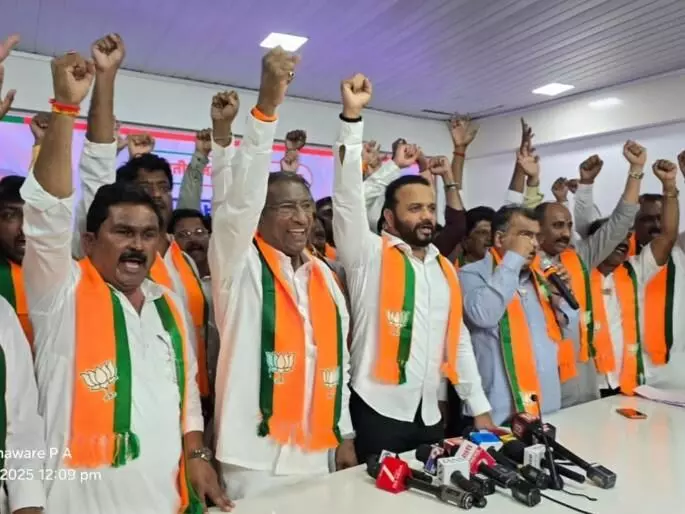 राकांपा अजित गुट को झटका - सोलापुर के पूर्व विधायक राजन पाटील और यशवंत माने बने भाजपाई