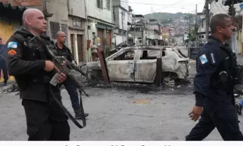 संयुक्त राष्ट्र मानवाधिकार ने ब्राजील पुलिस की ड्रग माफियाओं पर की गई कार्रवाई पर चिंता जाहिर की, एक दिन में 64 लोगों की मौत 81 अरेस्ट संयुक्त राष्ट्र मानवाधिकार ने ब्राजील पुलिस की ड्रग माफियाओं पर की गई कार्रवाई पर चिंता जाहिर की, एक दिन में 64 लोगों की मौत 81 अरेस्ट