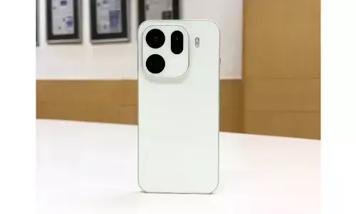 Oppo Find X9 मीडियाटेक डाइमेंशन 9500 चिपसेट और 7025mAh बैटरी के साथ लॉन्च, जानिए कीमत और फीचर्स Oppo Find X9 मीडियाटेक डाइमेंशन 9500 चिपसेट और 7025mAh बैटरी के साथ लॉन्च, जानिए कीमत और फीचर्स