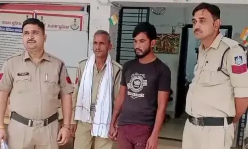 5 लाख 40 हजार के गांजा से लोड कार जब्त, युवक गिरफ्तार 5 लाख 40 हजार के गांजा से लोड कार जब्त, युवक गिरफ्तार